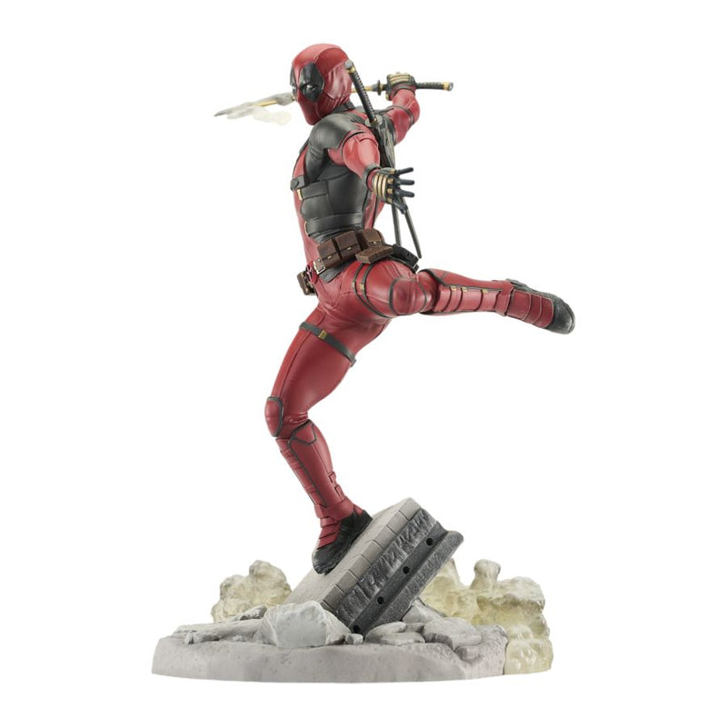 Deadpool & Wolverine - Deadpool Gallery Diorama PVC Statue